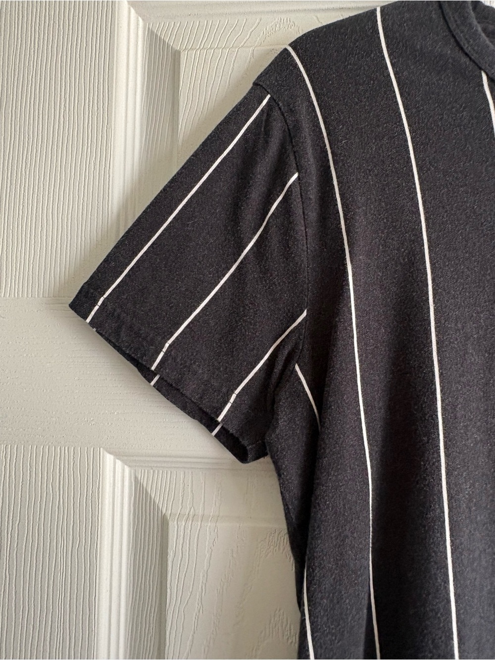 Hollister Black Pinstripe Tee with White Logo - Men's - Picture 4 of 11